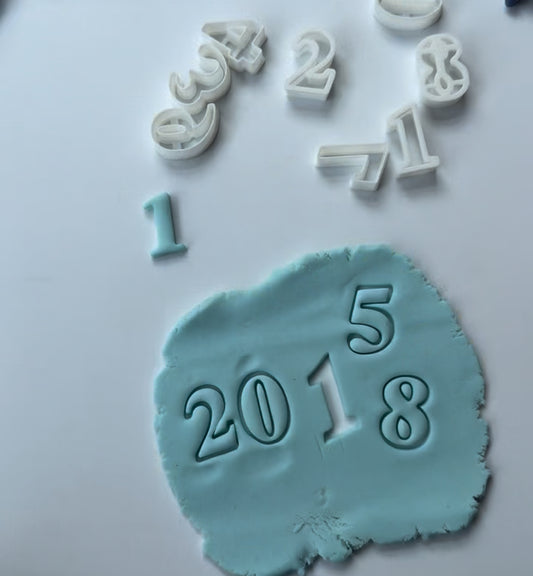 Number set 0 to 8 cookie cutter - times new roman MS1024