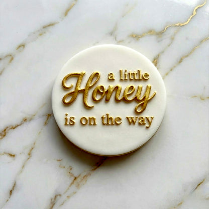 Bee theme - a little honey is on the way deboss 6 cm