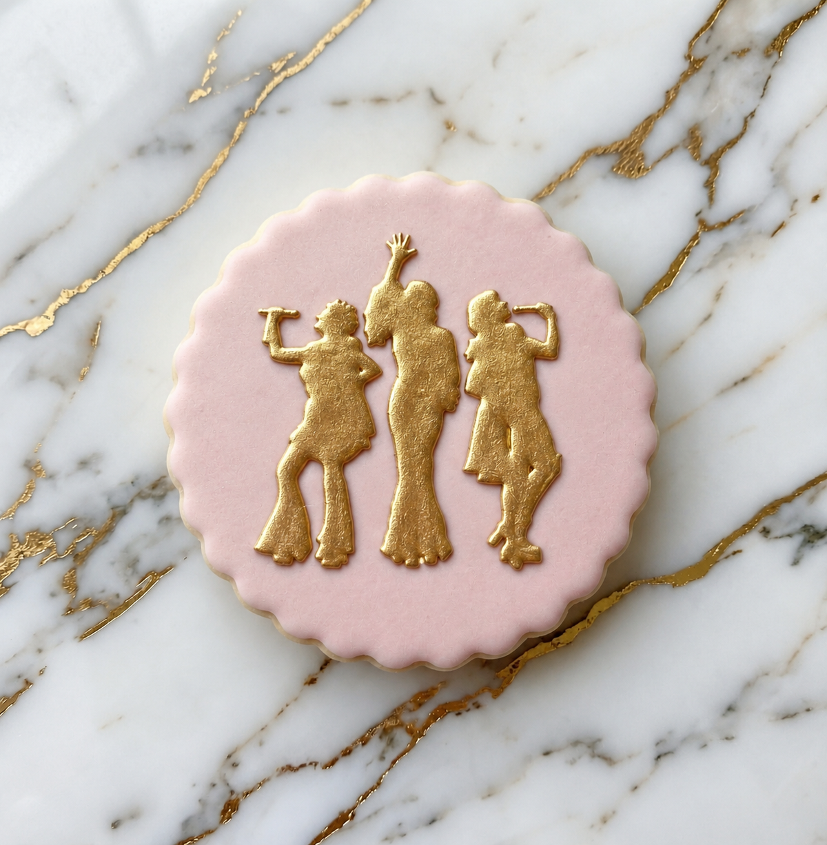 3 GIRLS DANCING QUEEN - deboss disc