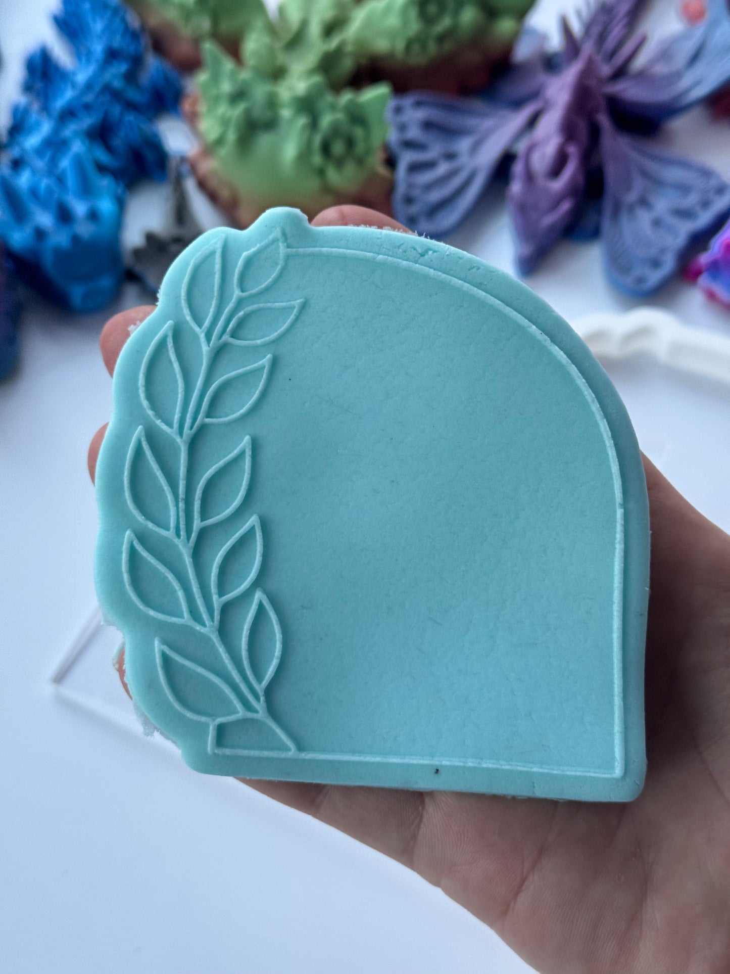 Arch with leaves - deboss and matching cutter M1078