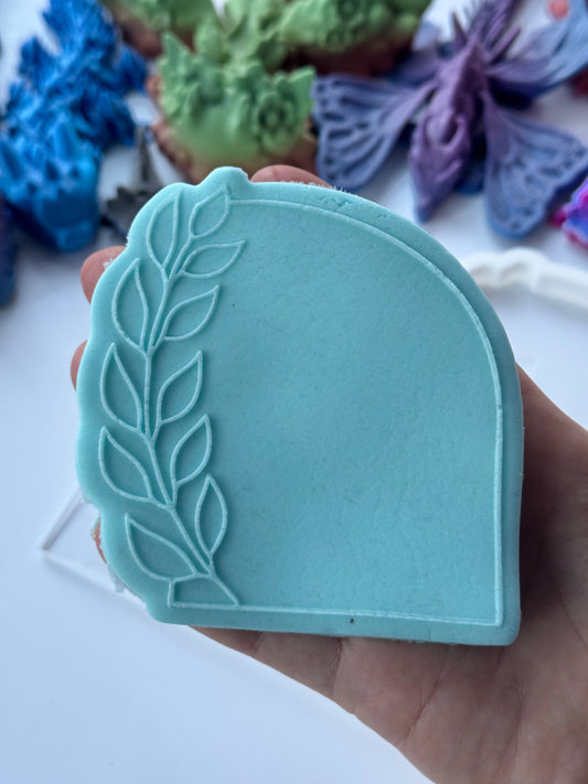 Arch with leaves - deboss and matching cutter M1078