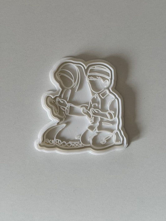 muslim boy and girl pray - Ramadan / Eid stamp + cutter M1022