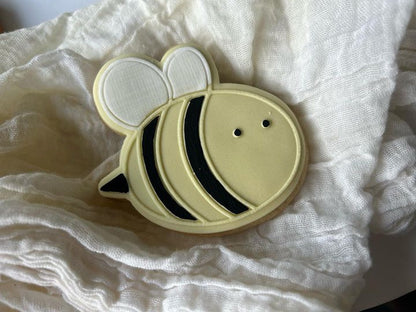 Bee - deboss and matching cutter