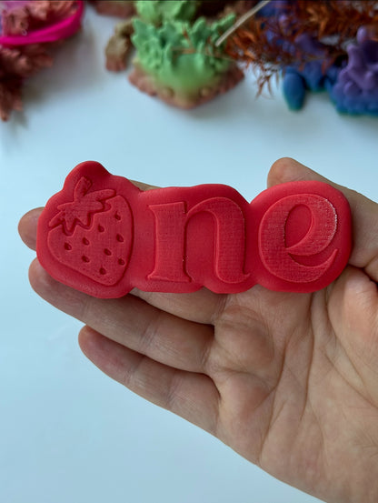 ONE Strawberry deboss and matching cutter M1046