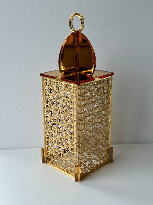Lantern in gold mirror acrylic