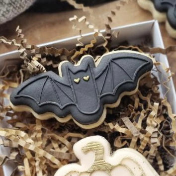 Halloween bat Deboss + matching cutter M1033