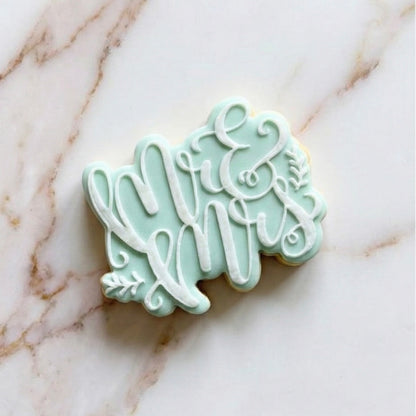 Mr & Mrs - deboss + matching cutter M1346