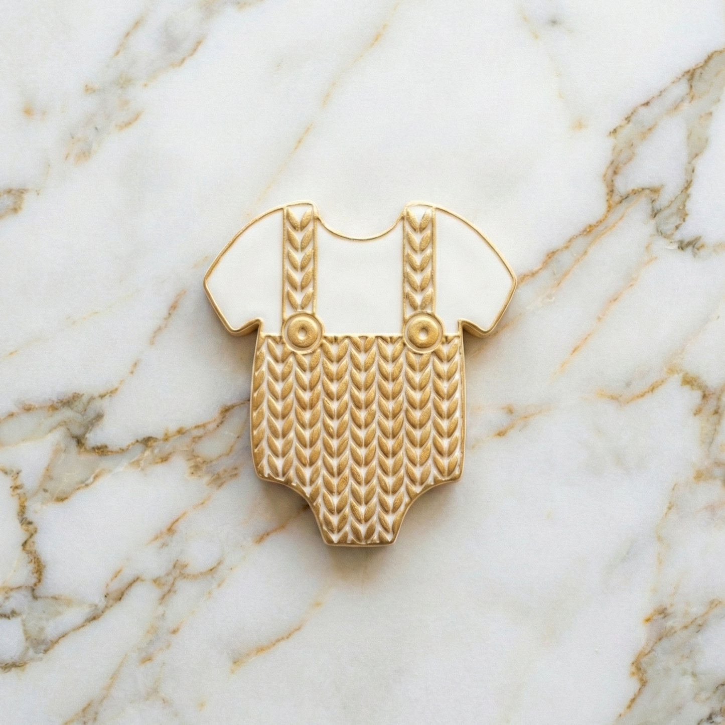 Dungaree knitted deboss + cutter M1085