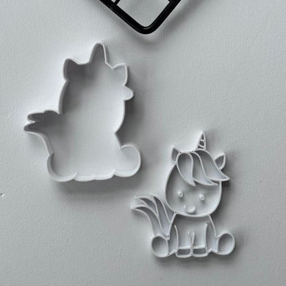 Unicorn stamp and cutter M1090