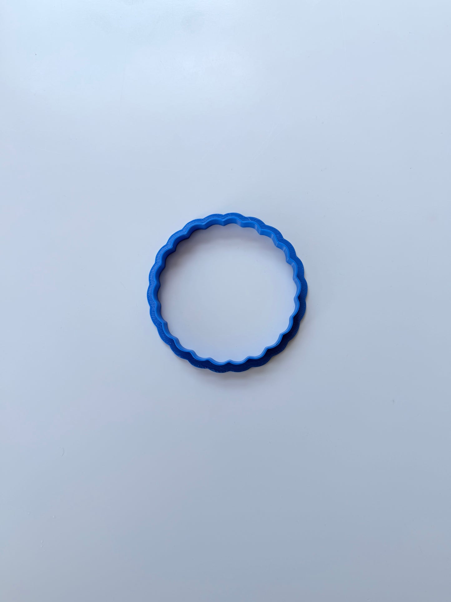 vintage scallopped cutter - 1109