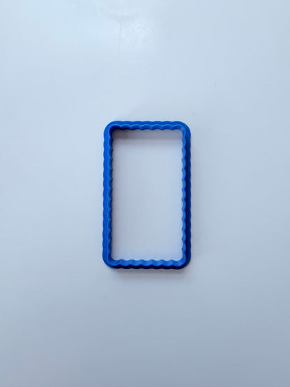 vintage scallopped cutter - 1109