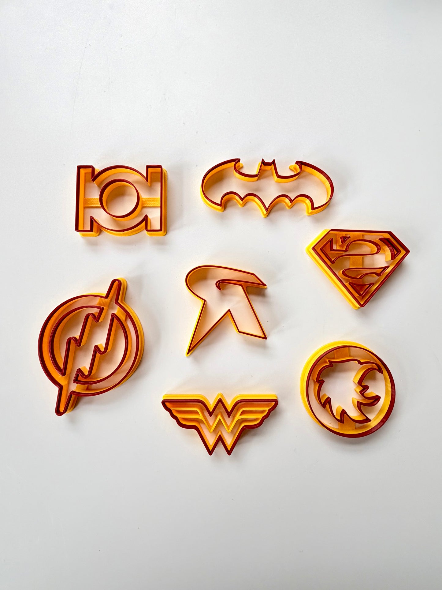 Super Heroes Bat superman cup cake or cake decoration fondant