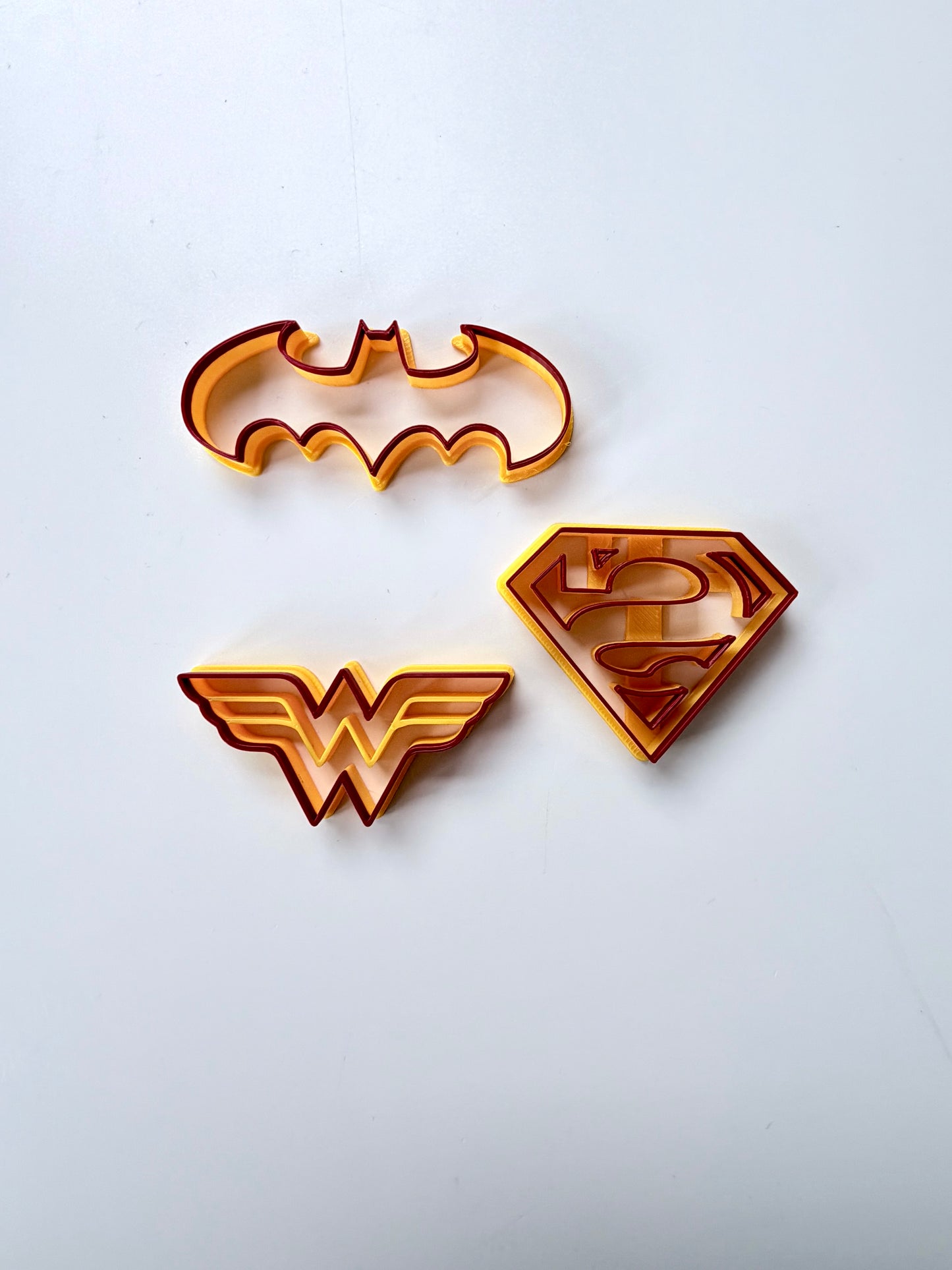 Super Heroes Bat superman cup cake or cake decoration fondant
