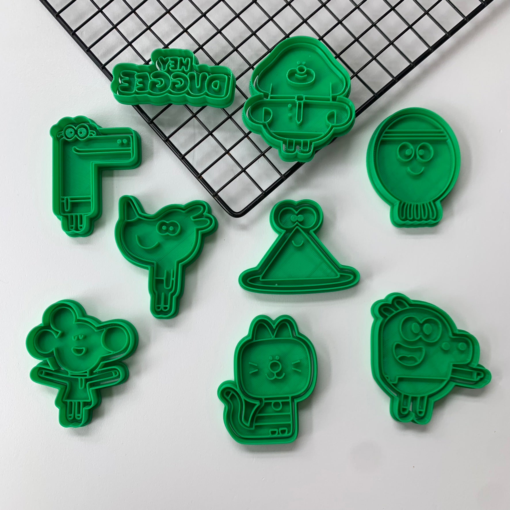 Hey Duggee Cookie Cutter + stamp set of 9 MEG cookie cutters