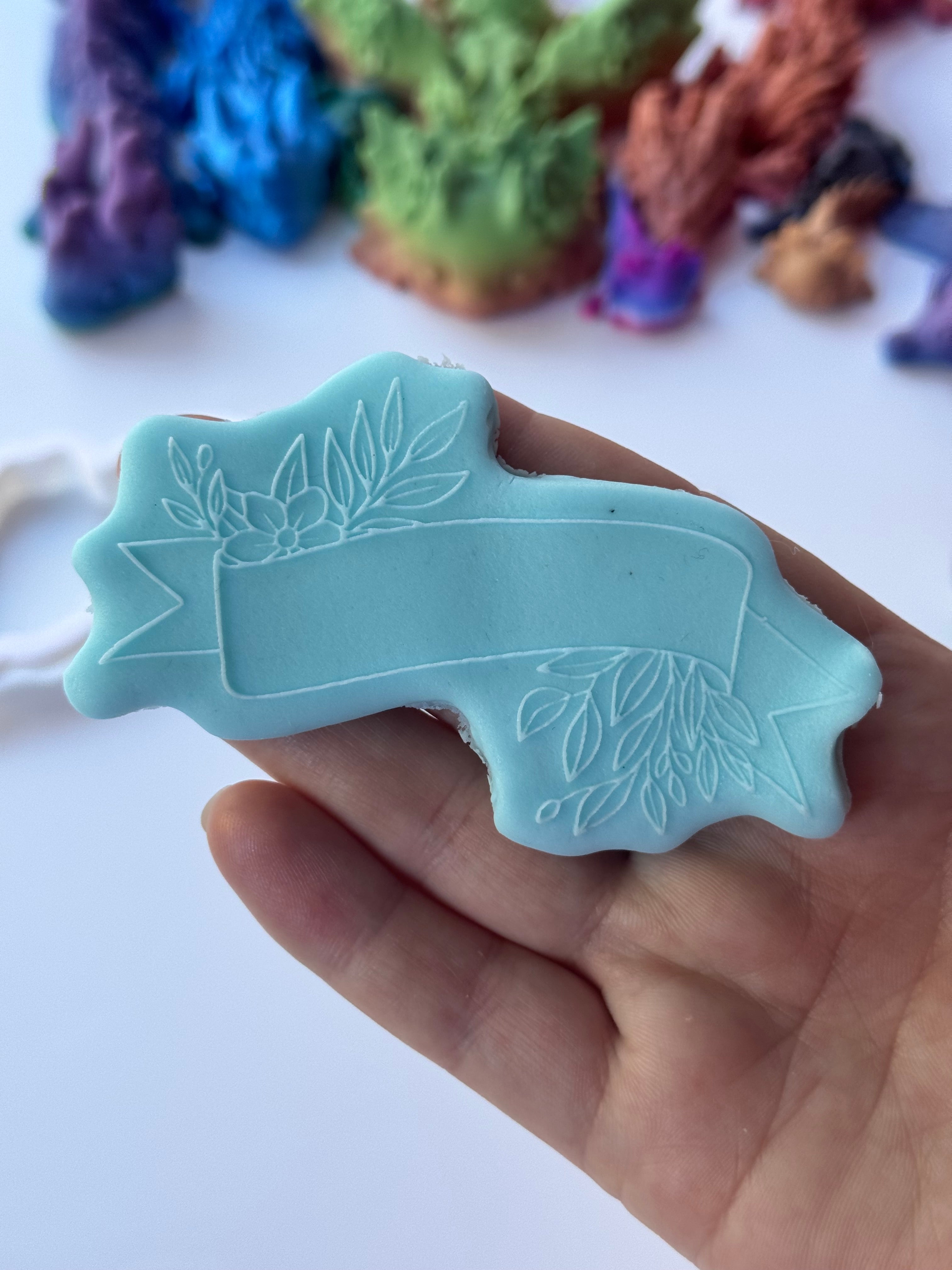 Floral frame banner debossing + matching cutter M1077 – MEG cookie cutters