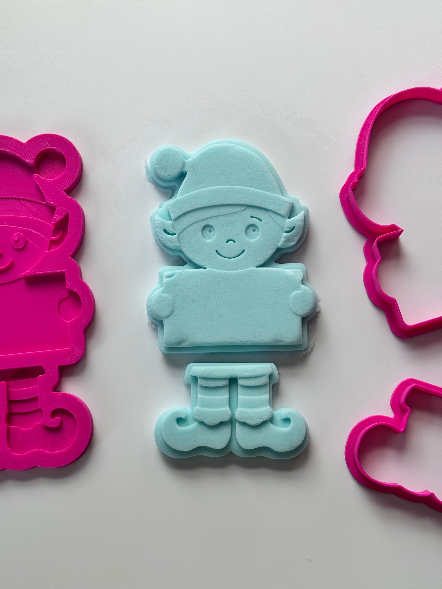 Christmas - Elf plaque  - 3d debossing and matching cutters MS1031