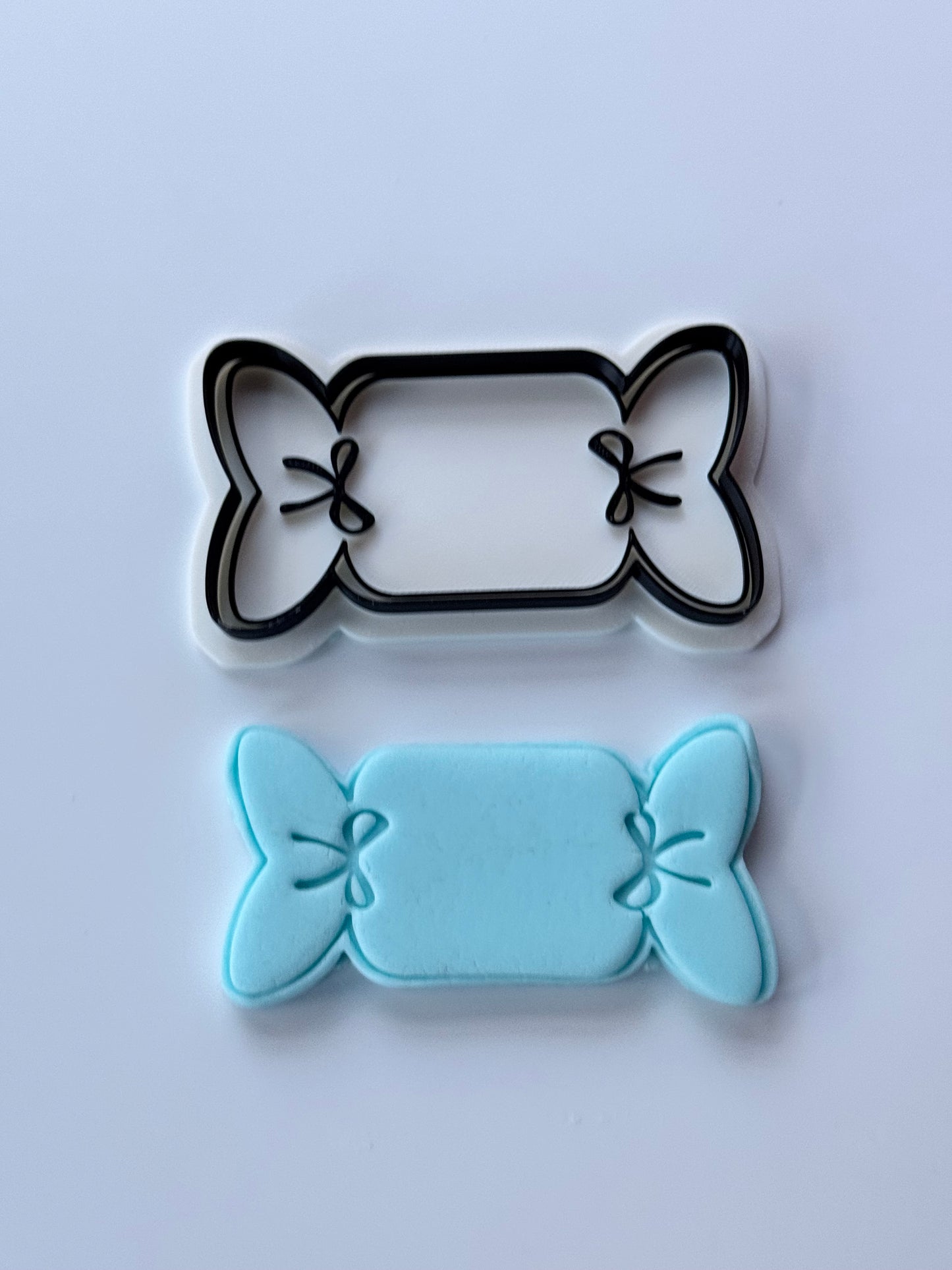 Christmas Cracker  cutter and stamp M1071