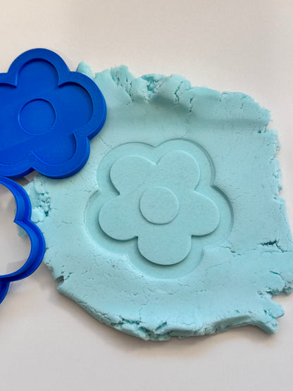 Flower 3D daisy deboss and cutter M1080