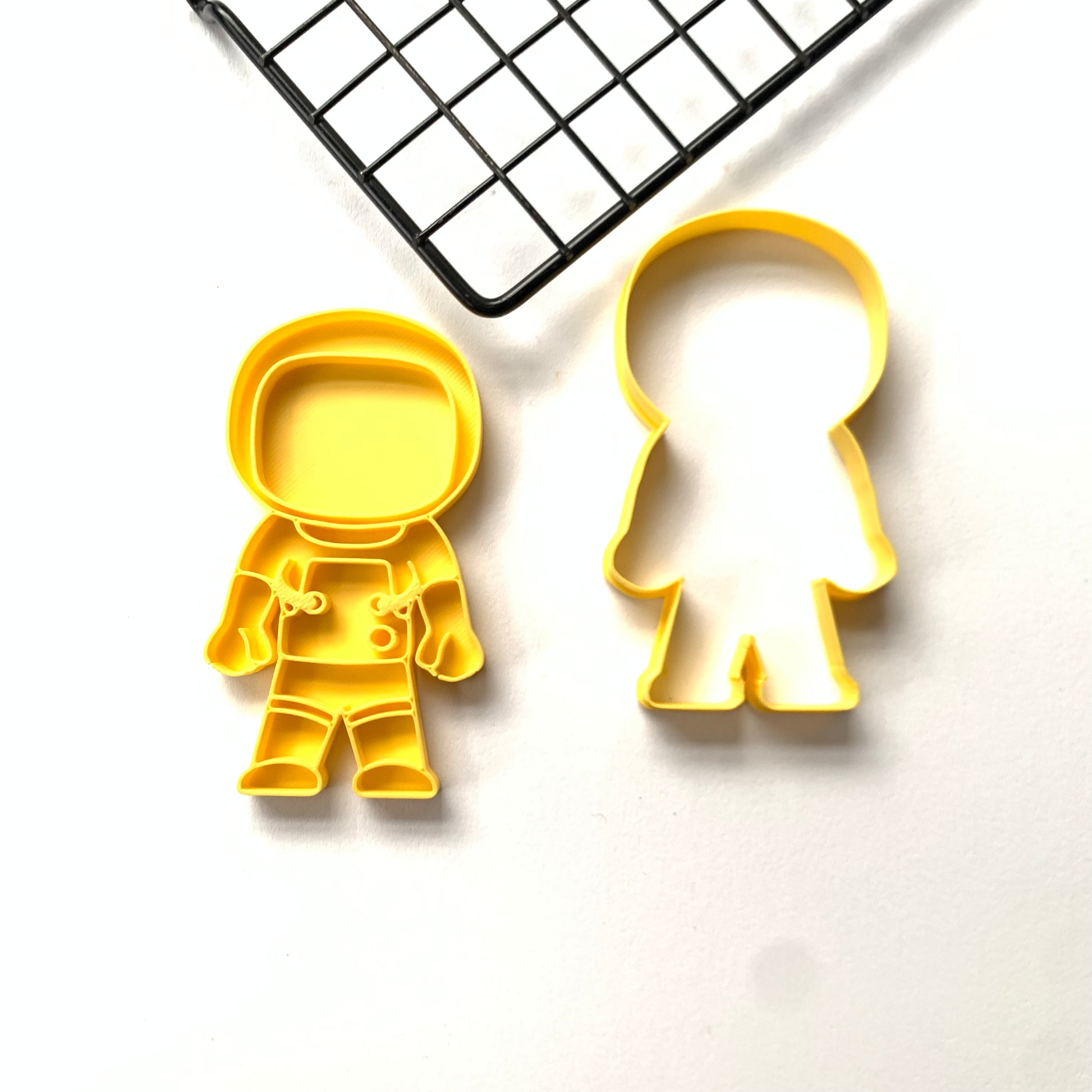 Astronaut- Paint Your Own - Cookie cutter + Stamp MEG cookie cutters