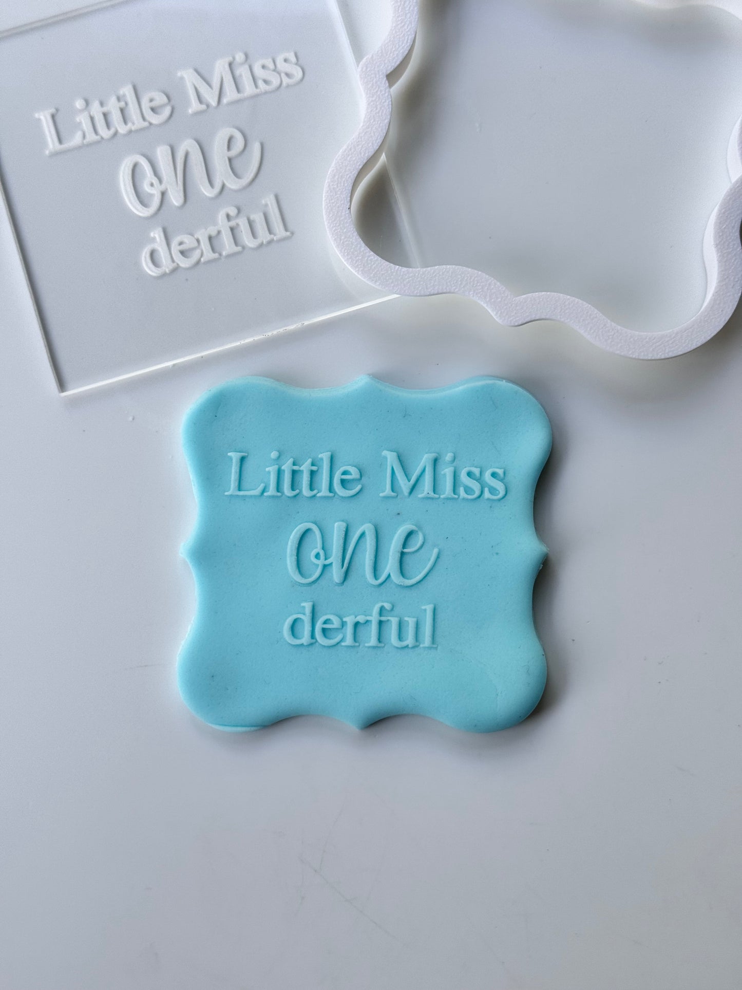 Little miss One Derful - deboss + cutter M1060