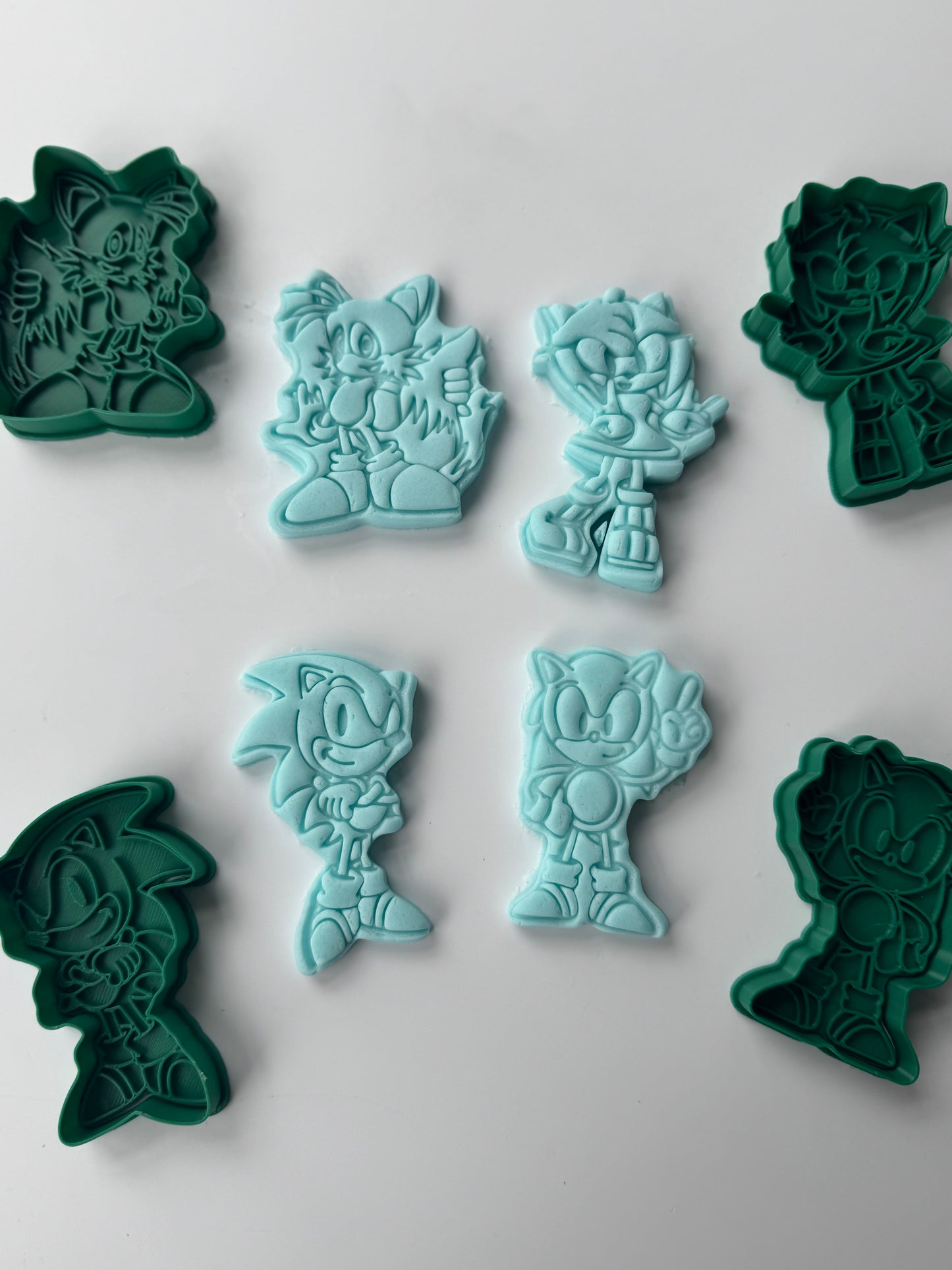Sonic The Hedgehog-inspired and friends cookie cutter + stamp