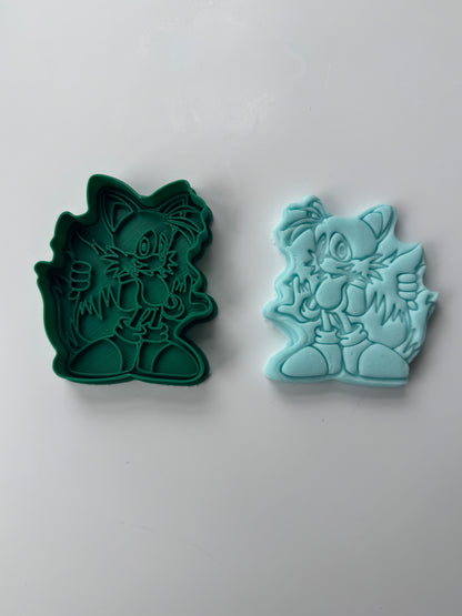 Sonic The Hedgehog-inspired and friends cookie cutter + stamp