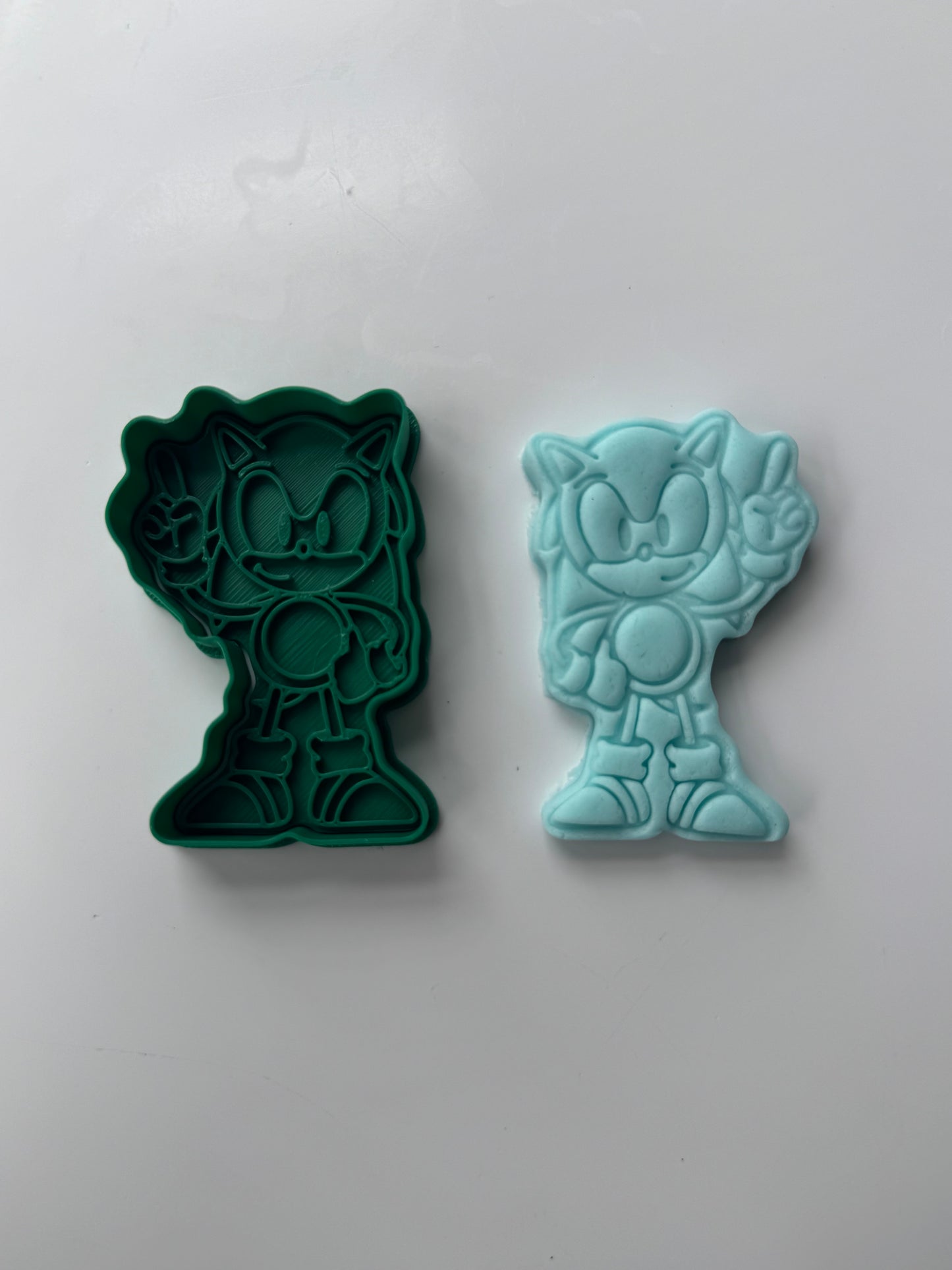 Sonic The Hedgehog-inspired and friends cookie cutter + stamp