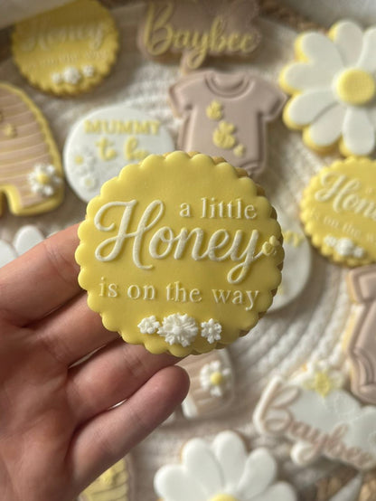 Bee theme - a little honey is on the way deboss 6 cm