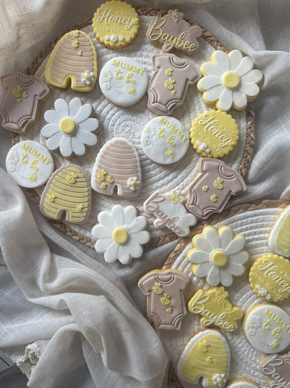 Bee theme - a little honey is on the way deboss 6 cm