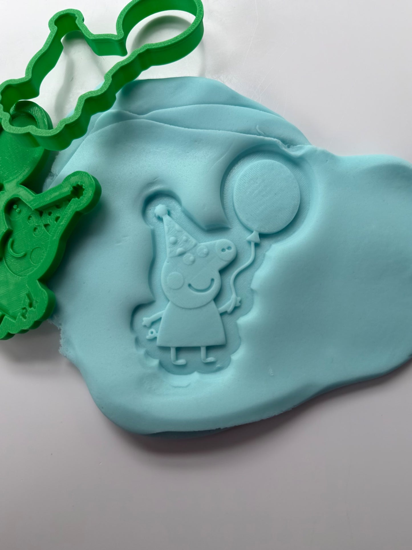 party cartoon pig 3D deboss + cutter