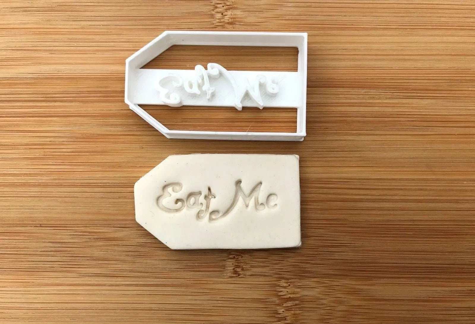 Alice in Wonderland TAG EAT ME Cookie Cutter (3) MEG cookie cutters