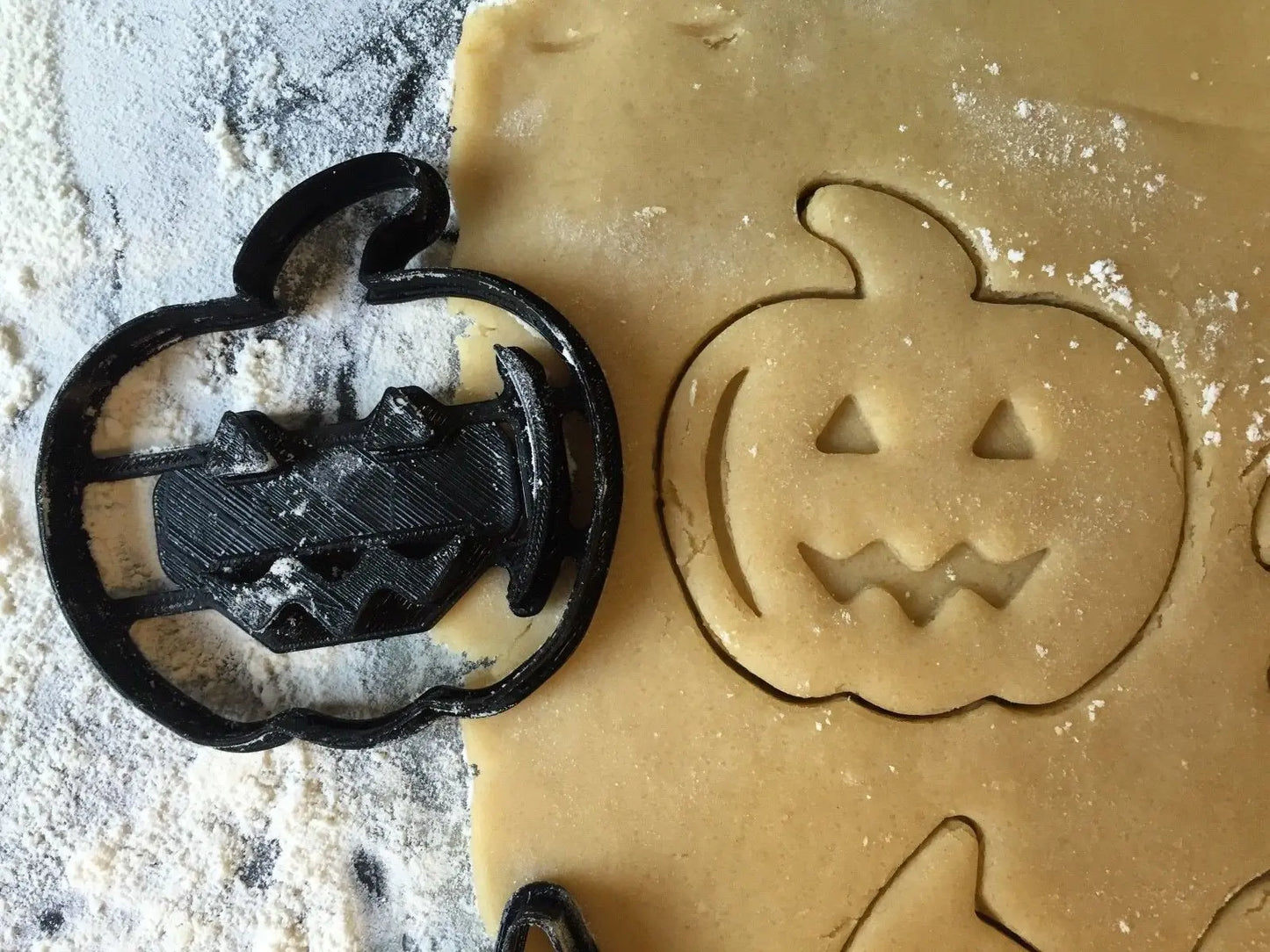 Halloween Uk Seller Plastic Biscuit Cookie Cutter Fondant Cake Decor Pumpkin 1 MEG cookie cutters
