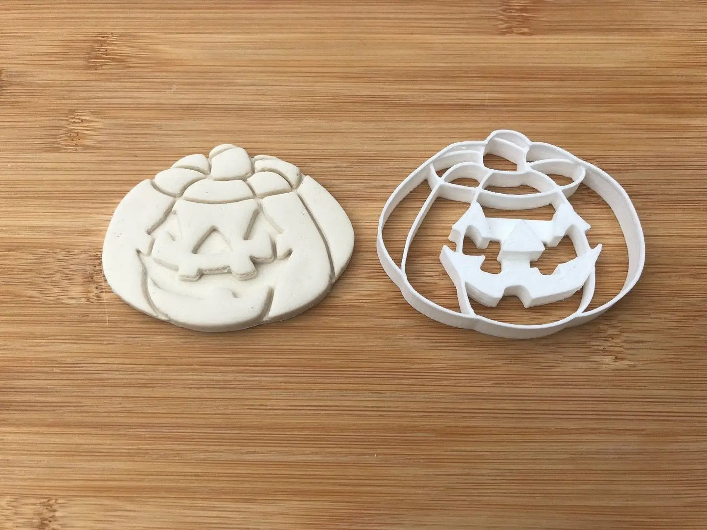 Halloween Uk Seller Plastic Biscuit Cookie Cutter Fondant Cake Decor Pumpkin N.3 MEG cookie cutters