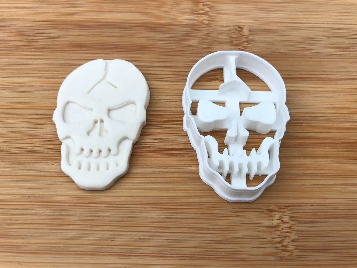 Halloween Uk Seller Plastic Biscuit Cookie Cutter Fondant Cake Decor Witch SKULL MEG cookie cutters
