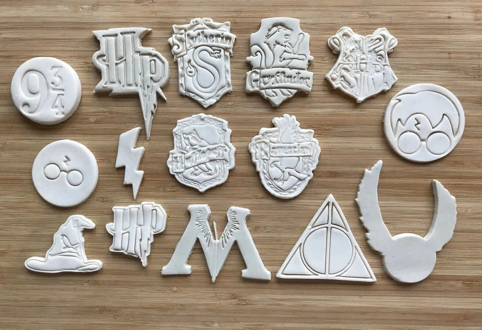 Harry Potter-Inspired Cookie cutter cake decoration fondant MEG cookie cutters