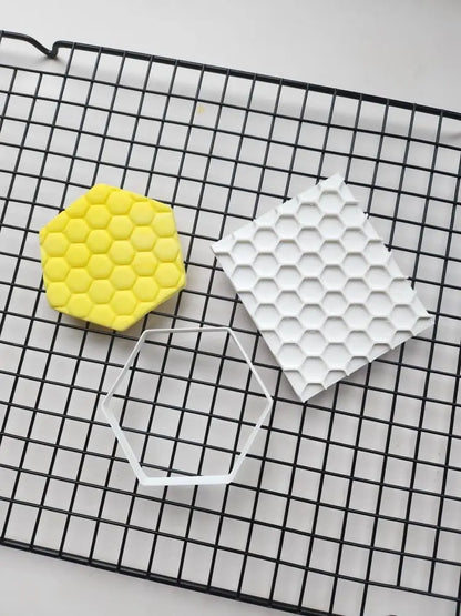 Honey comb pattern - animal - cookie cutter + stamp MEG cookie cutters
