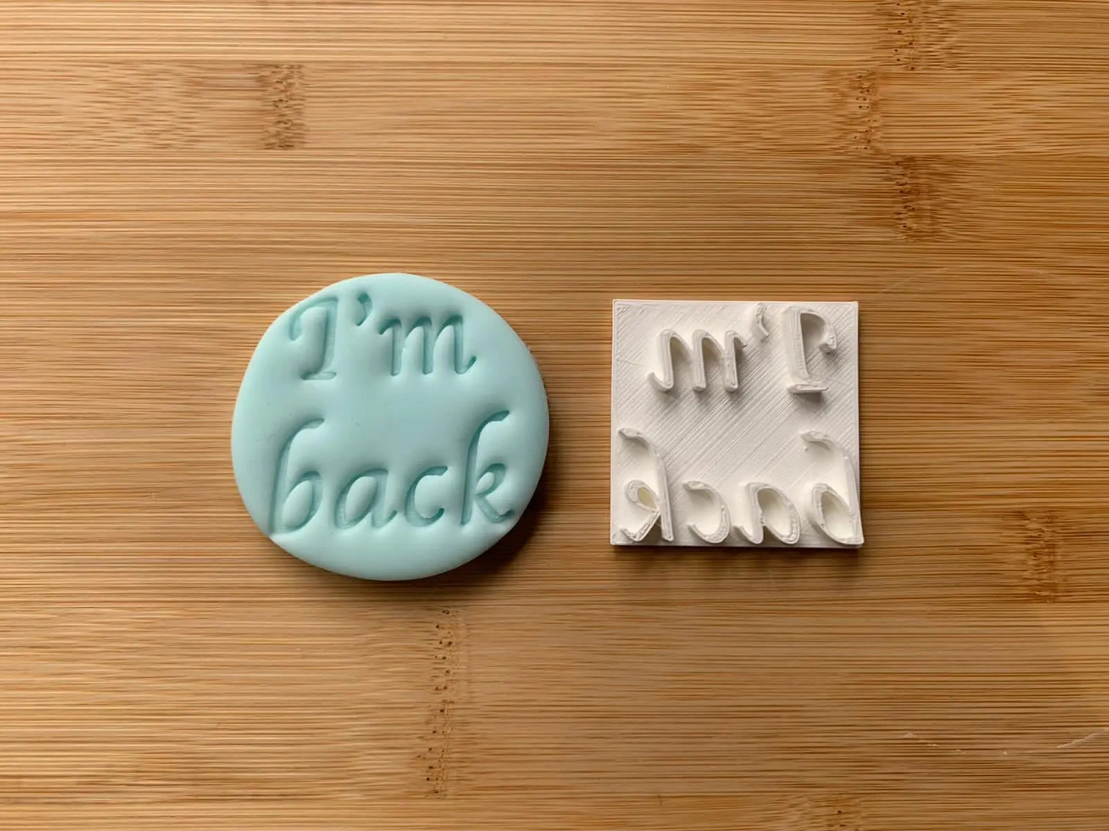 Im back Christmas Elf - Embossing for cupcake and cake - stamps sugar paste MEG cookie cutters