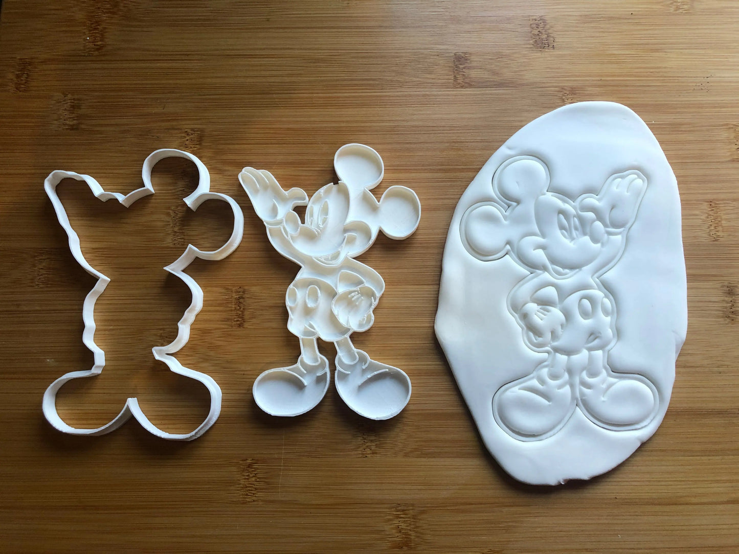 Mickey Mouse-inspired - Cookie Cutter Fondant Cake Decorating MEG cookie cutters