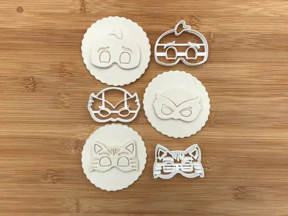 Pj 001  Uk Seller Plastic Biscuit Cookie Cutter Fondant Cake Decorating MEG cookie cutters