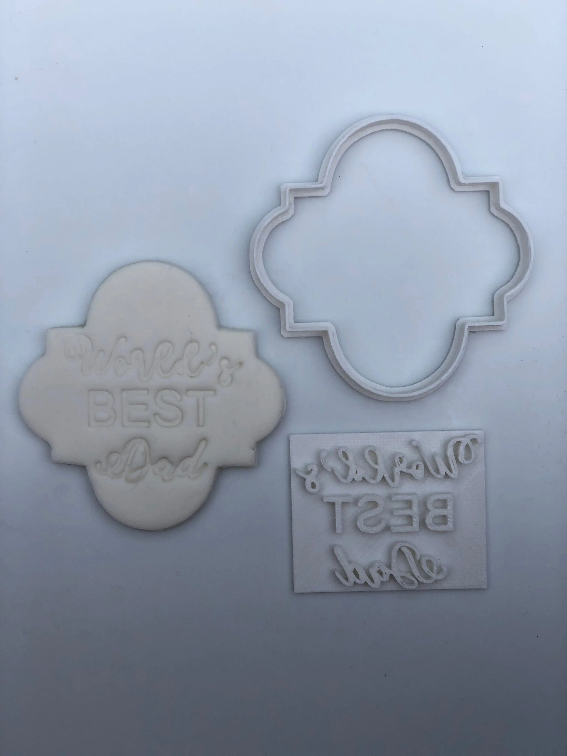 Plaque B + world best dad Embossing for cupcake - Father's Day stamp MEG cookie cutters