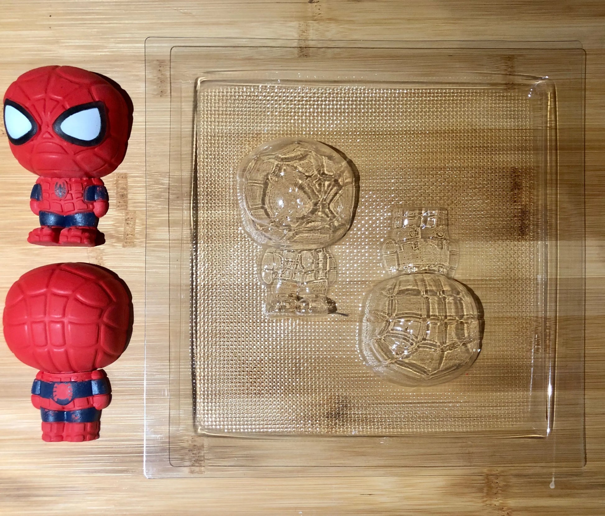 https://megcookiecutters.com/cdn/shop/products/Spiderman-INSPIRED---chocolate-mould---super-heroes--inspired---bath-bomb-mould-MEG-cookie-cutters-1679215469.jpg?v=1679215471&width=1946