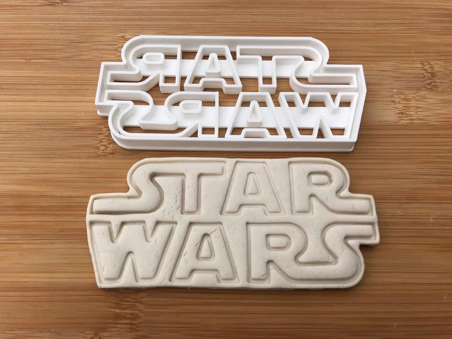 Star wars-INSPIRED Logo LARGE Uk Seller Plastic Biscuit Cookie Cutter Fondant Cake Decor MEG cookie cutters