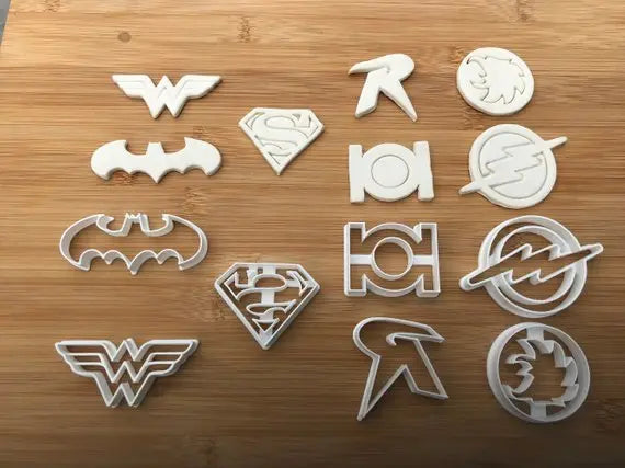 Super Heroes Bat superman cup cake or cake decoration fondant MEG cookie cutters