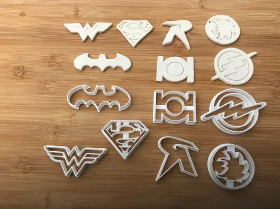 Super Heroes Bat superman cup cake or cake decoration fondant MEG cookie cutters