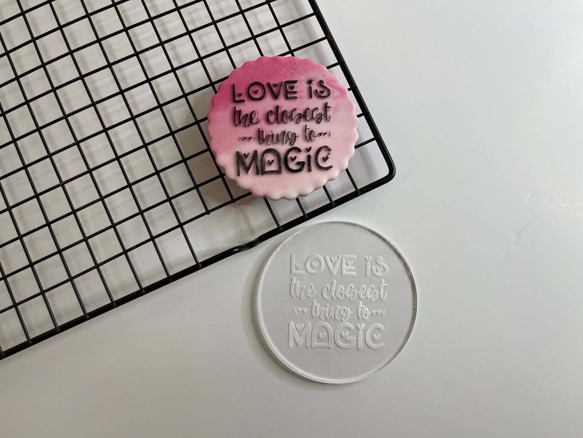 Valentine's day - Debossing - Love is the closest thing to Magic MEG cookie cutters