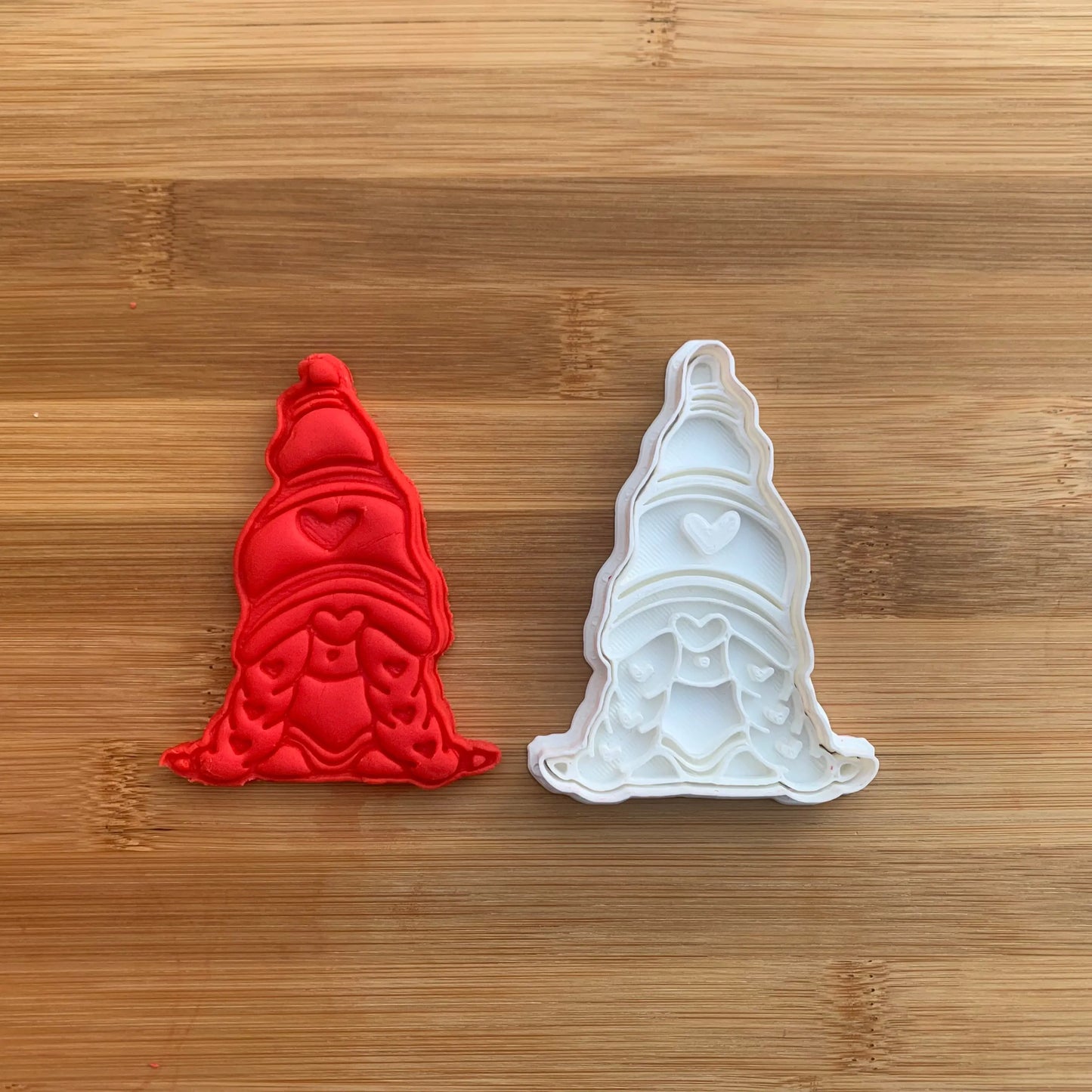 Valentine's gnome 1 - cutter + stamp MEG cookie cutters